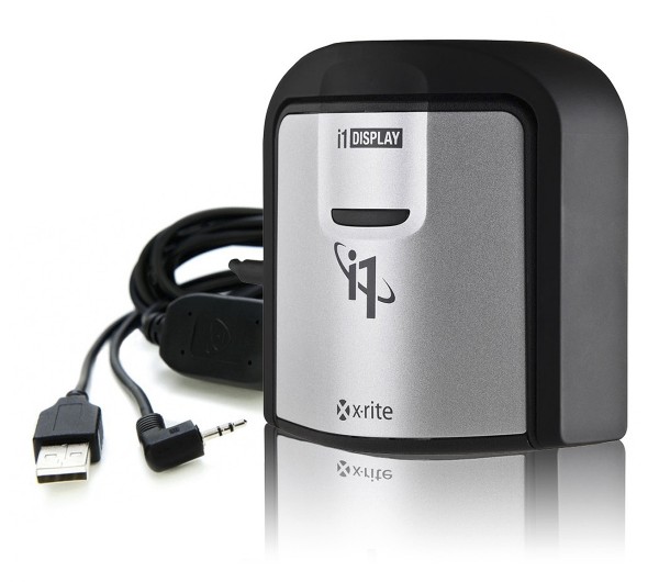X-Rite i1Display Pro mit USB auf Seriell Kalibrierungskabel von Atomos